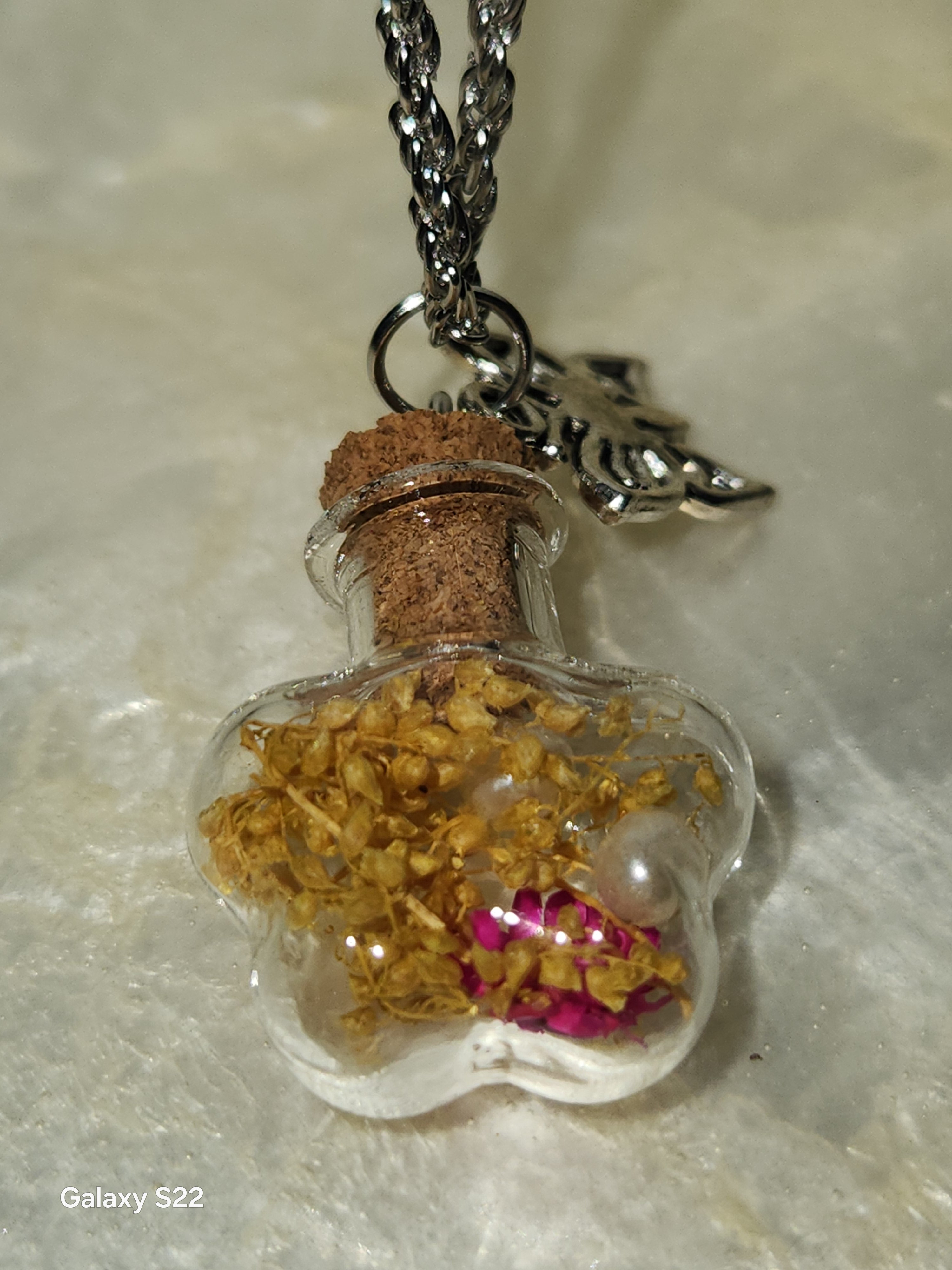 Enchanted Terrarium Necklace – Preserved Botanicals &amp; Silver Wing