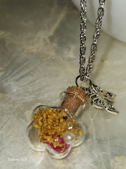Enchanted Terrarium Necklace – Preserved Botanicals &amp; Silver Wing