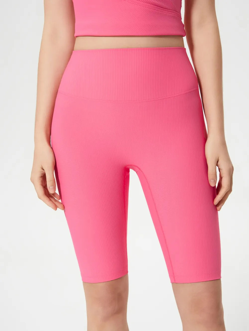 Fitness cropped pants with high waist hip lifting pleating sports yoga shorts for women