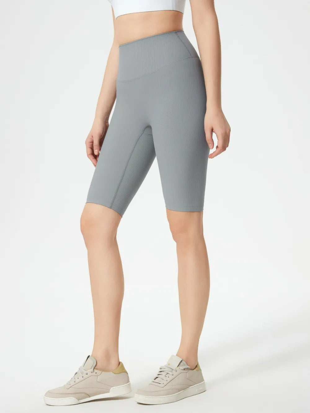 Fitness cropped pants with high waist hip lifting pleating sports yoga shorts for women