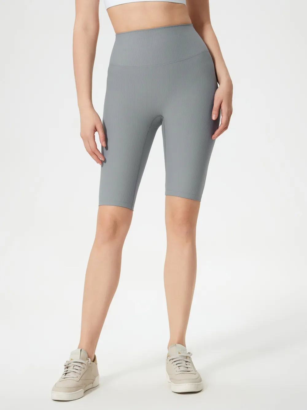 Fitness cropped pants with high waist hip lifting pleating sports yoga shorts for women