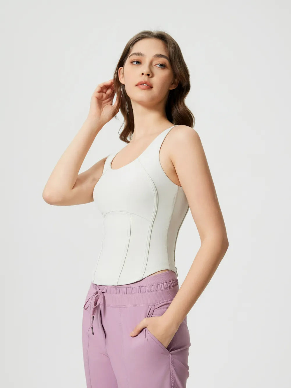 Short slim fit and slimming sports vest for women with chest cushion beautiful back sleeveless fitness yoga suit